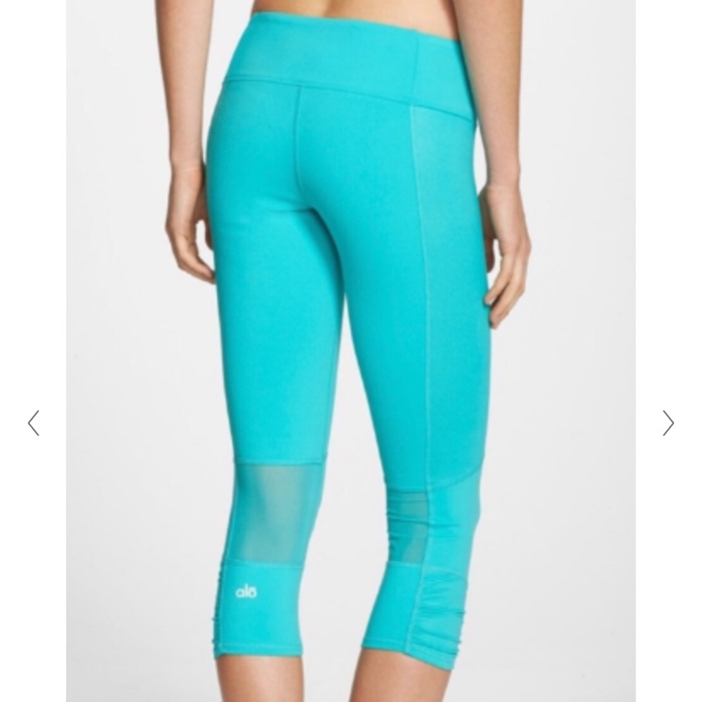 ALO Yoga Go Capri Mesh Crop Leggings